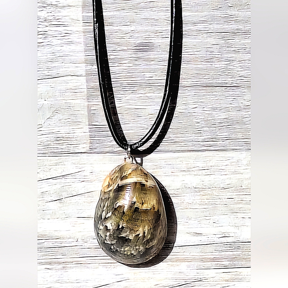 Kupe'e Ses Shell, Kaleo  Nahenahe Collection- "Nahenahe" Pendant necklace medium